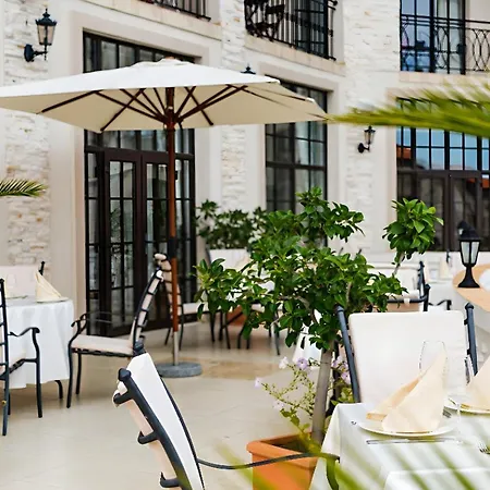 The Cliff And By Flat Mаnаger Szálloda Obzor