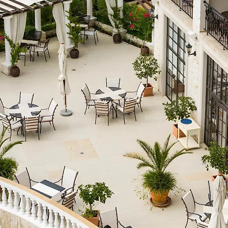 The Cliff And By Flat Mаnаger Szálloda