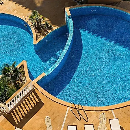 тhe Cliff Bay And