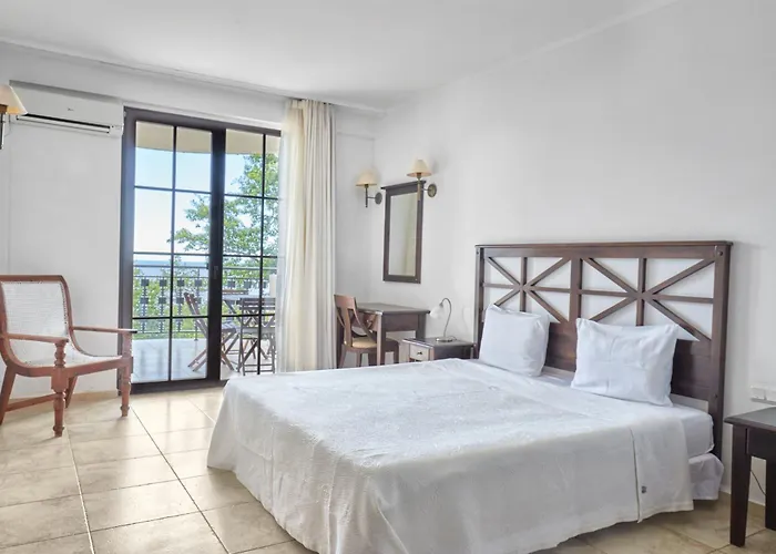 The Cliff And By Flat Mаnаger Hotel 4*